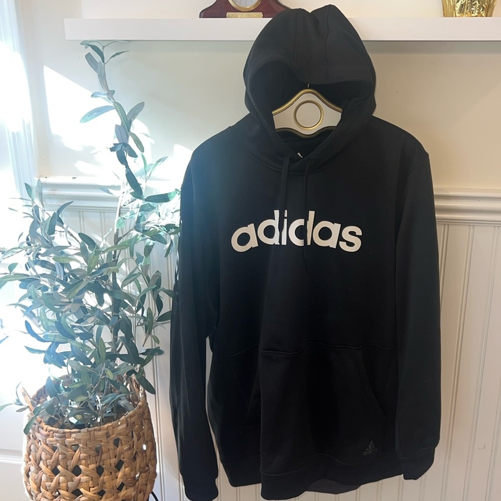 ADIDAS Hoodie 🫒🏐⚾️🥎🏀⚽️